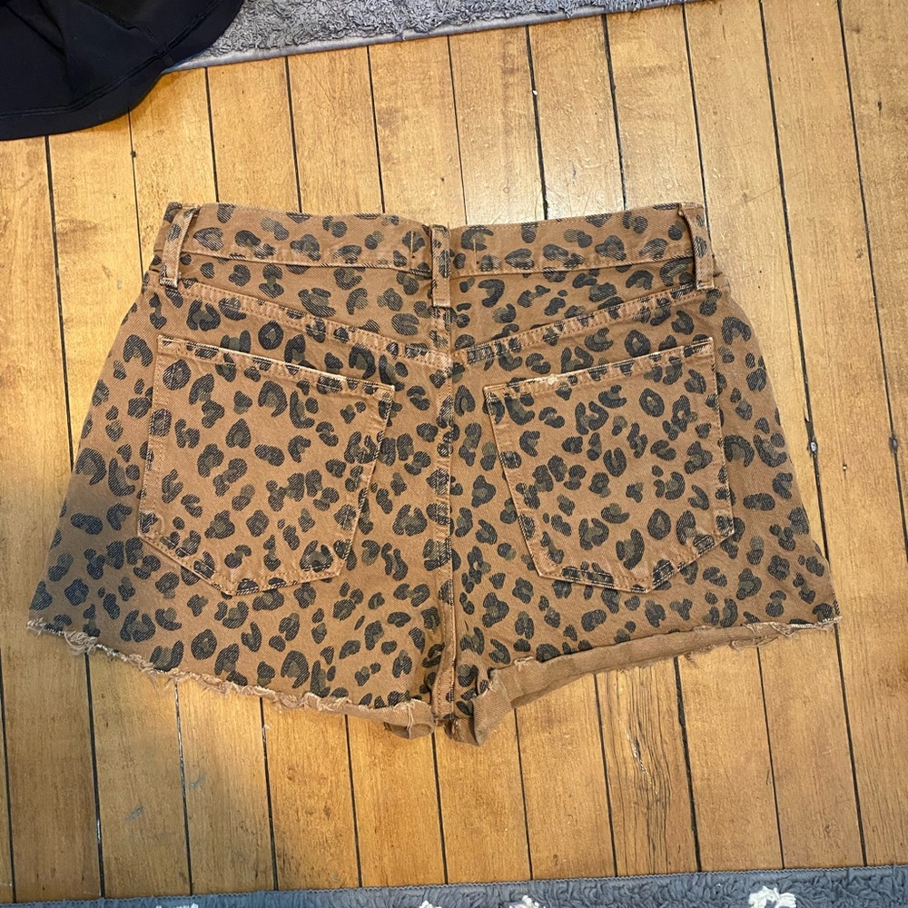 Abercrombie Cheetah print high rise shorts